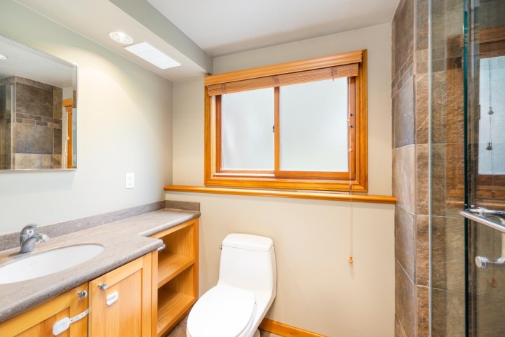 Photo 30 at 1561 Merlynn Crescent, Westlynn, North Vancouver