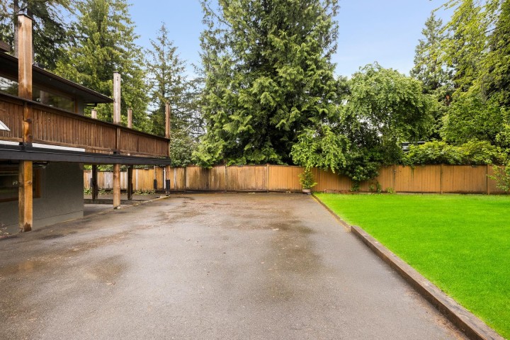 Photo 37 at 1561 Merlynn Crescent, Westlynn, North Vancouver