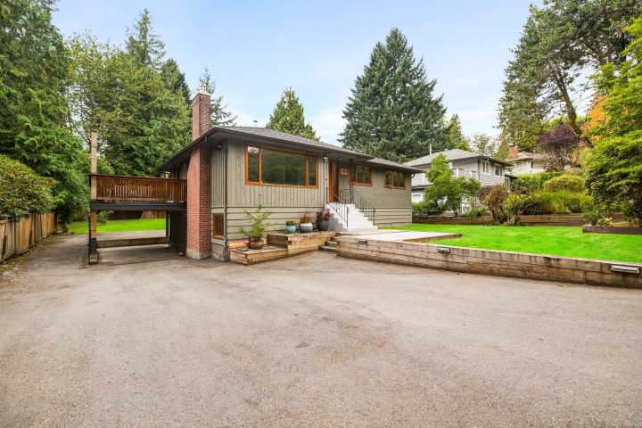 Photo 40 at 1561 Merlynn Crescent, Westlynn, North Vancouver