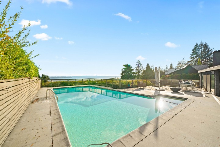 Photo 2 at 4579 Woodgreen Court, Cypress Park Estates, West Vancouver