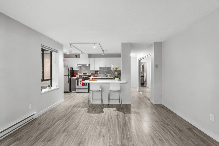 Photo 1 at 104 - 2920 Ash Street, Fairview VW, Vancouver West