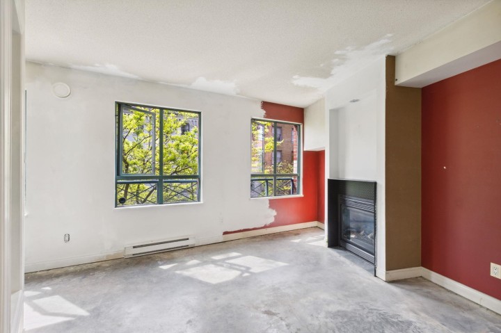 Photo 7 at 301 - 55 Alexander Street, Downtown VE, Vancouver East