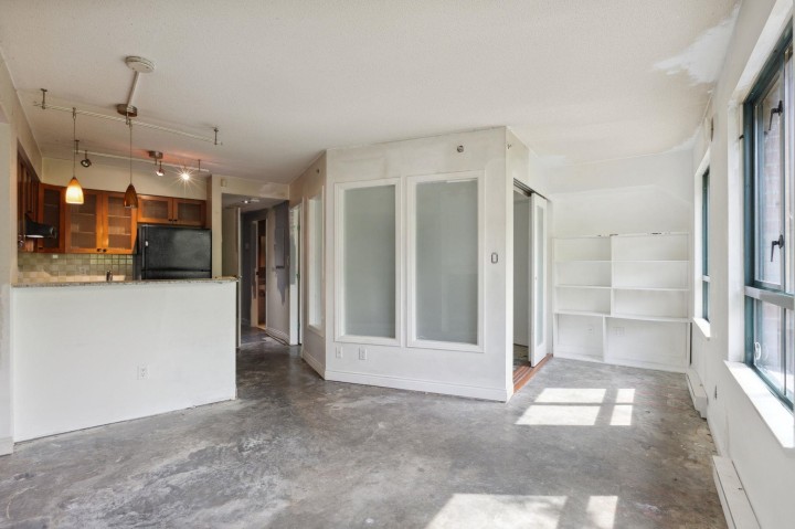 Photo 5 at 301 - 55 Alexander Street, Downtown VE, Vancouver East