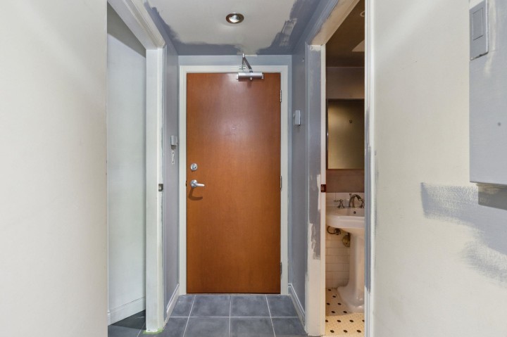 Photo 4 at 301 - 55 Alexander Street, Downtown VE, Vancouver East