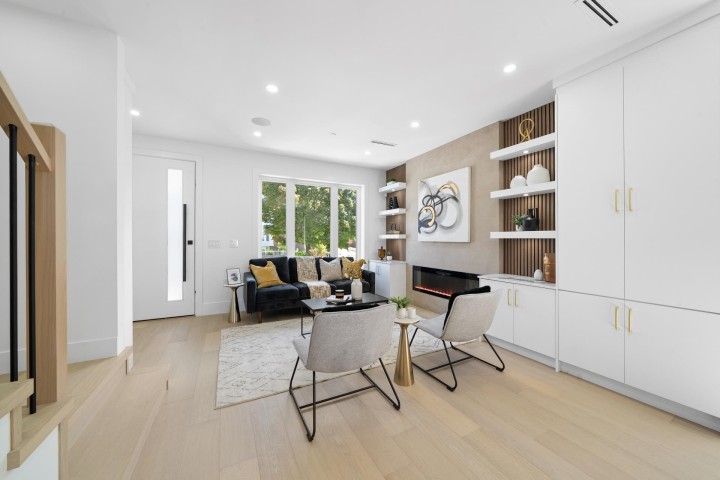 Photo 3 at 1 - 7361 Fraser Street, South Vancouver, Vancouver East