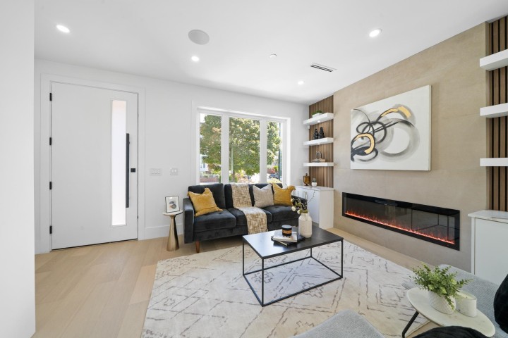 Photo 5 at 1 - 7361 Fraser Street, South Vancouver, Vancouver East