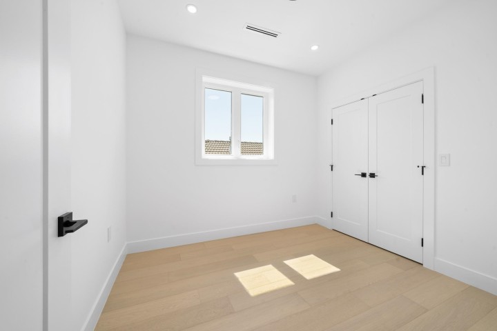 Photo 18 at 1 - 7361 Fraser Street, South Vancouver, Vancouver East