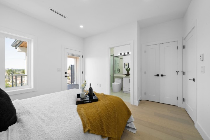 Photo 15 at 1 - 7361 Fraser Street, South Vancouver, Vancouver East