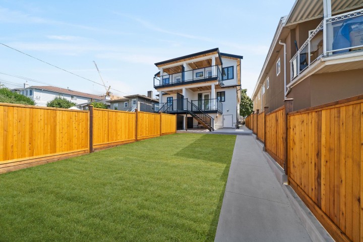 Photo 29 at 1 - 7361 Fraser Street, South Vancouver, Vancouver East