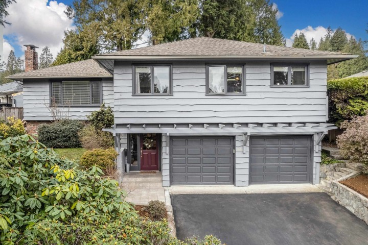 Photo 1 at 1170 Kendal Place, Edgemont, North Vancouver