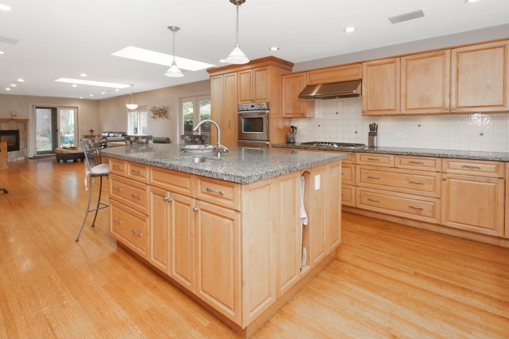 Photo 4 at 1170 Kendal Place, Edgemont, North Vancouver