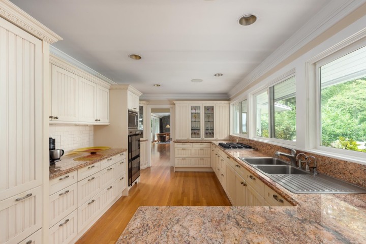 Photo 16 at 4708 Dogwood Lane, Olde Caulfeild, West Vancouver