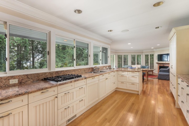 Photo 15 at 4708 Dogwood Lane, Olde Caulfeild, West Vancouver