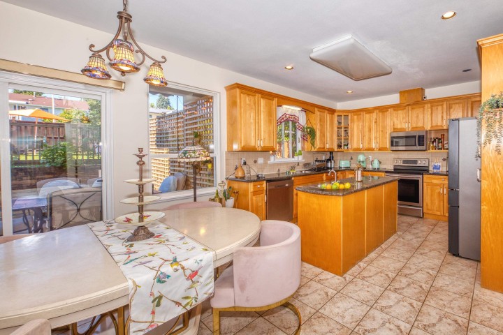 Photo 6 at 826 E 13th Street, Boulevard, North Vancouver