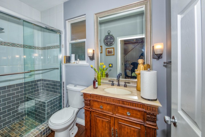 Photo 16 at 826 E 13th Street, Boulevard, North Vancouver