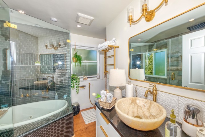 Photo 22 at 826 E 13th Street, Boulevard, North Vancouver