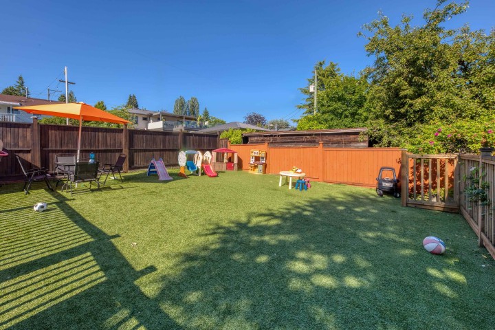 Photo 11 at 826 E 13th Street, Boulevard, North Vancouver