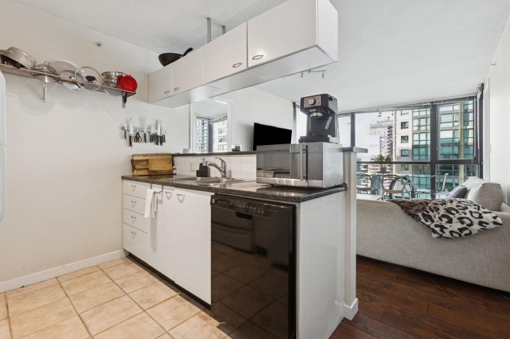 Photo 8 at 2007 - 1331 Alberni Street, West End VW, Vancouver West