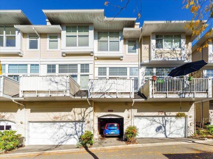 Photo 2 at 5 - 3588 Whitney Place, Champlain Heights, Vancouver East