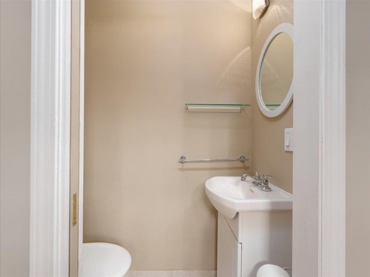 Photo 15 at 5 - 3588 Whitney Place, Champlain Heights, Vancouver East