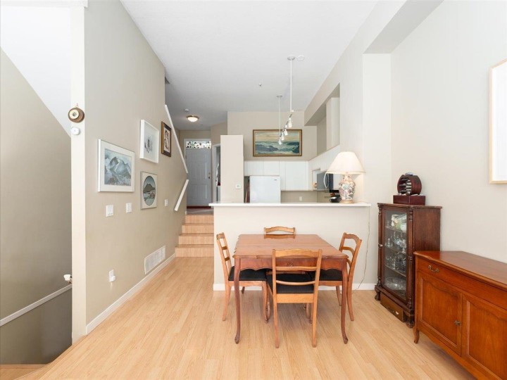 Photo 8 at 5 - 3588 Whitney Place, Champlain Heights, Vancouver East