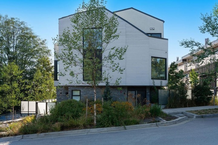 Photo 2 at 201 - 650 E 2nd Street, Lower Lonsdale, North Vancouver