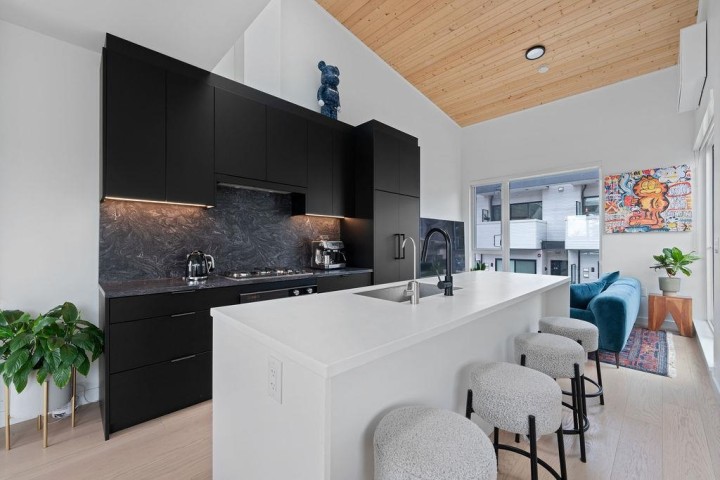 Photo 5 at 201 - 650 E 2nd Street, Lower Lonsdale, North Vancouver