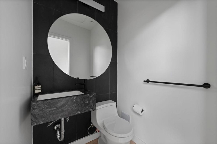 Photo 31 at 201 - 650 E 2nd Street, Lower Lonsdale, North Vancouver