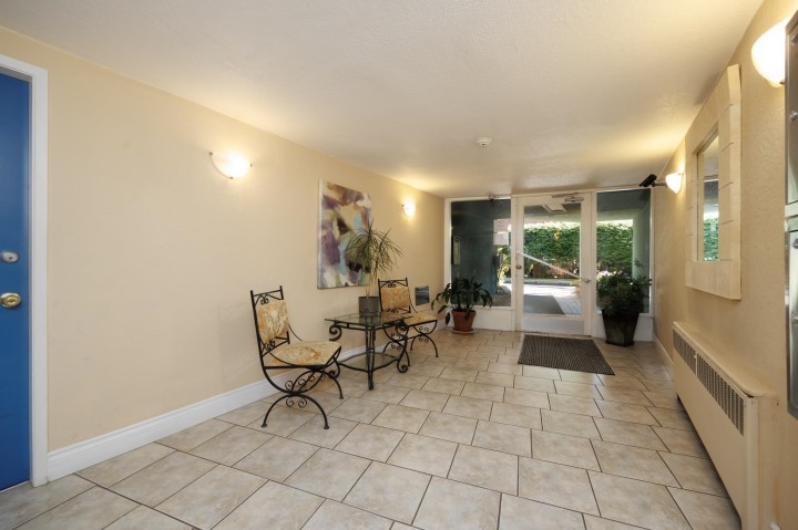 Photo 3 at 203 - 2146 W 43rd Avenue, Kerrisdale, Vancouver West