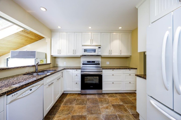 Photo 6 at 1427 Appin Road, Westlynn, North Vancouver