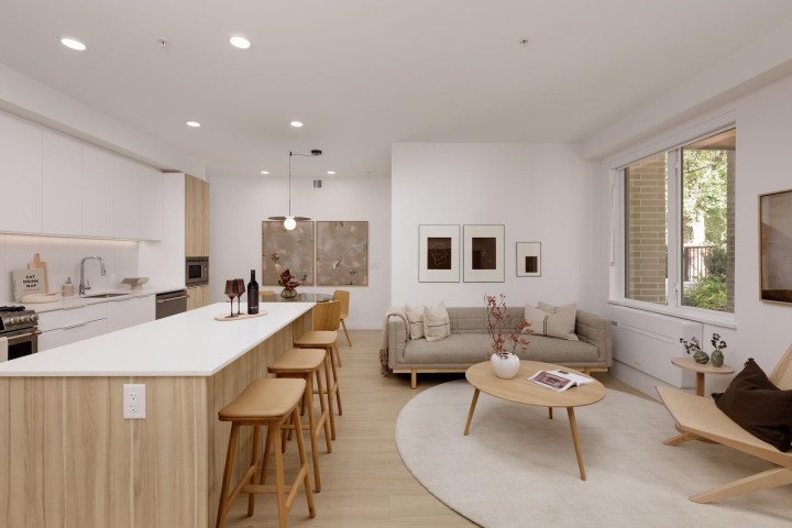 Photo 3 at 308 - 2450 Garden Drive, Grandview Woodland, Vancouver East