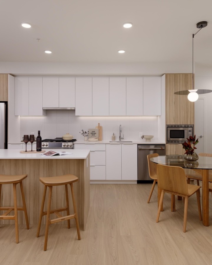 Photo 5 at 308 - 2450 Garden Drive, Grandview Woodland, Vancouver East