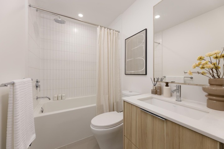 Photo 14 at 308 - 2450 Garden Drive, Grandview Woodland, Vancouver East