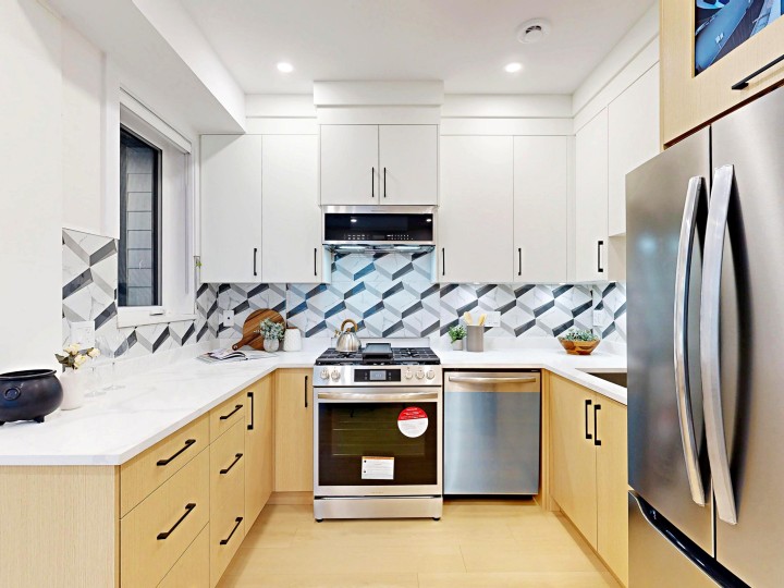 Photo 13 at 2 - 3425 Archimedes Street, Collingwood VE, Vancouver East