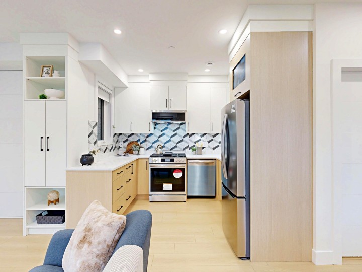 Photo 14 at 2 - 3425 Archimedes Street, Collingwood VE, Vancouver East