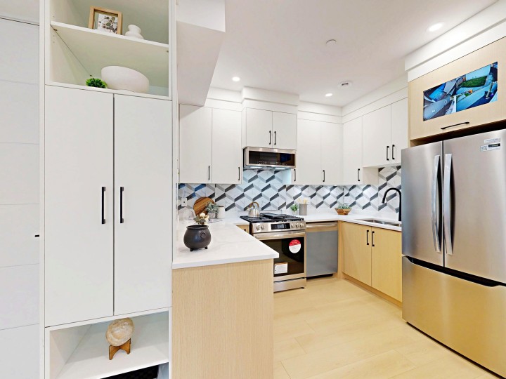 Photo 8 at 2 - 3425 Archimedes Street, Collingwood VE, Vancouver East