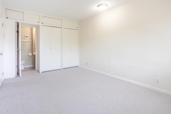 Photo 10 at 866 W 59th Avenue, Marpole, Vancouver West