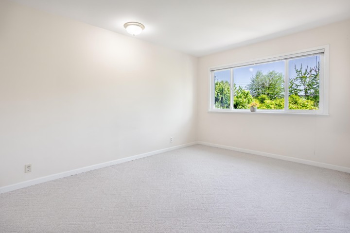 Photo 11 at 866 W 59th Avenue, Marpole, Vancouver West