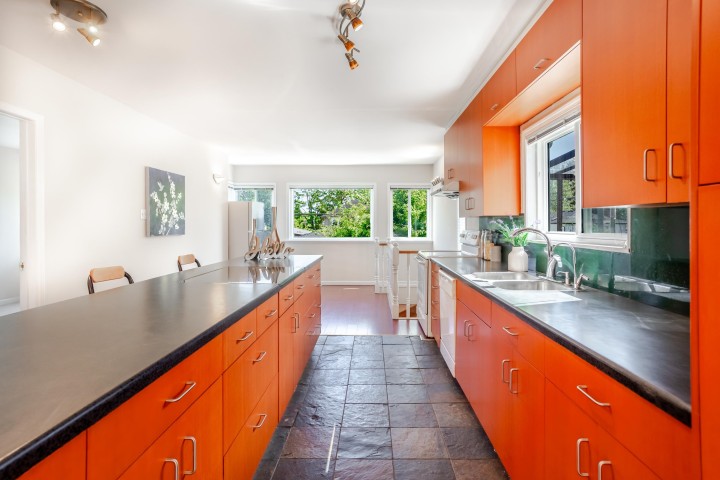 Photo 8 at 866 W 59th Avenue, Marpole, Vancouver West