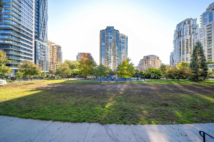 Photo 22 at 1606 - 1082 Seymour Street, Downtown VW, Vancouver West