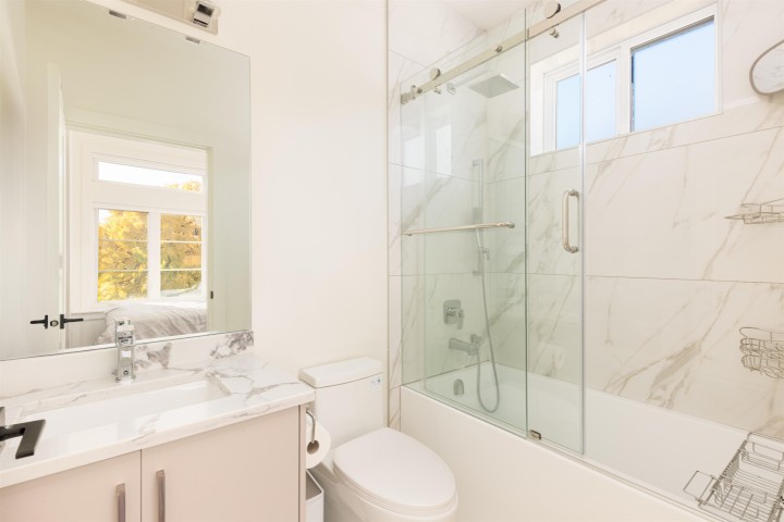 Photo 13 at 2719 E 46th Avenue, Killarney VE, Vancouver East