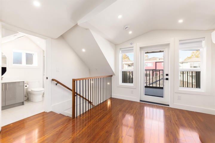 Photo 28 at 2719 E 46th Avenue, Killarney VE, Vancouver East