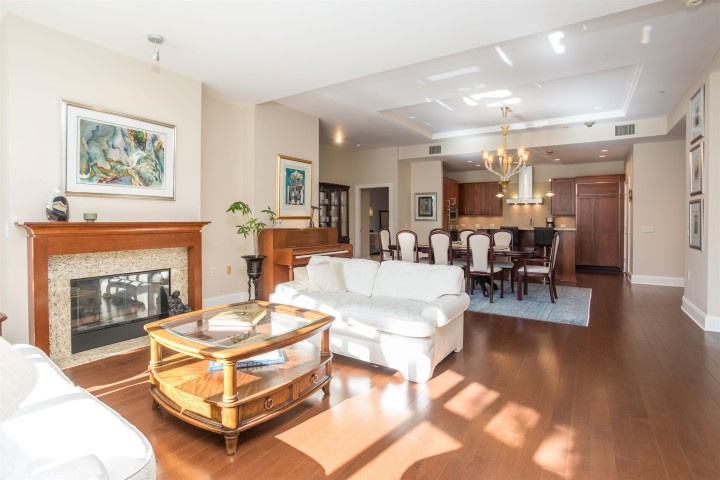 Photo 6 at 301 - 605 Clyde Avenue, Park Royal, West Vancouver