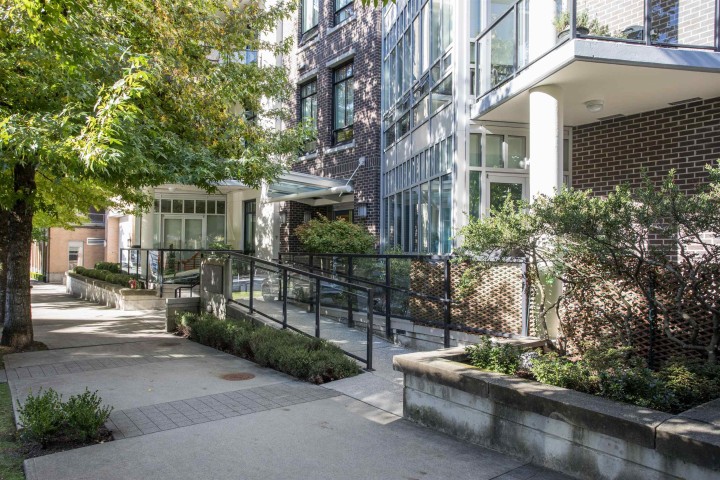 Photo 25 at 301 - 605 Clyde Avenue, Park Royal, West Vancouver