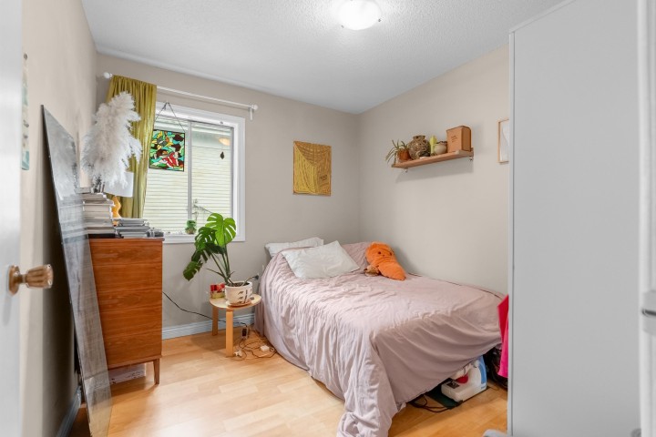Photo 16 at 610 Salsbury Drive, Hastings, Vancouver East