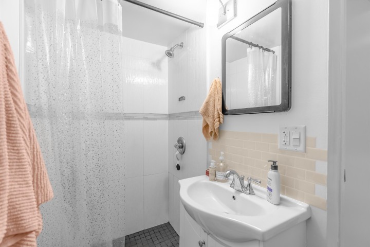 Photo 22 at 610 Salsbury Drive, Hastings, Vancouver East