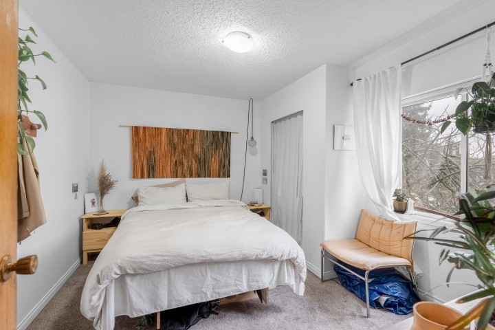 Photo 7 at 610 Salsbury Drive, Hastings, Vancouver East