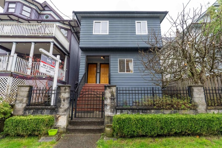 Photo 1 at 610 Salsbury Drive, Hastings, Vancouver East