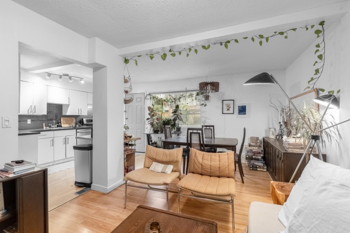 Photo 5 at 610 Salsbury Drive, Hastings, Vancouver East