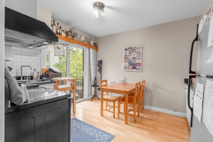 Photo 11 at 610 Salsbury Drive, Hastings, Vancouver East